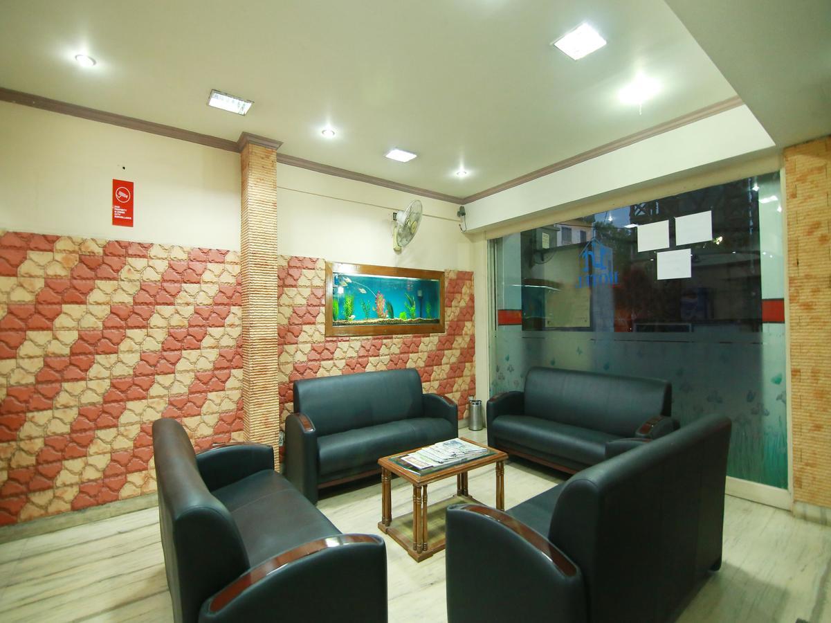 Oyo 4824 Hotel Star Kochi Buitenkant foto
